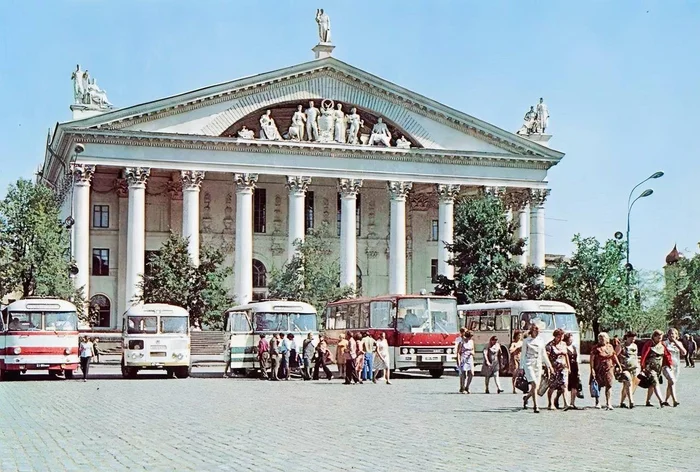 Советская архитектура, Белорусская ССР, г. Минск, 1975 год - Минск, Белорусская ССР, Архитектура, Советская архитектура, Достопримечательности, Сделано в СССР, Здание, СССР, Ретро, 70-е, Пленка, Telegram (ссылка)