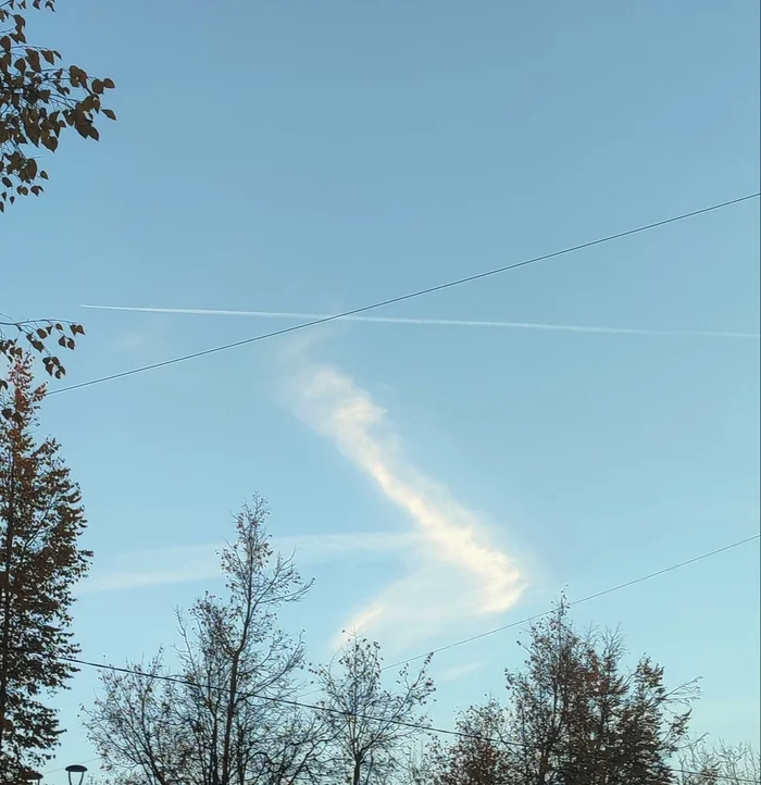 Judging by the arrow, the exit is there... - My, The photo, Emotions, Nature, Sky, It seemed, Clouds