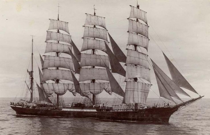 Во время войны корабль был учебным судном, в боевых дейтвиях участия не принимал