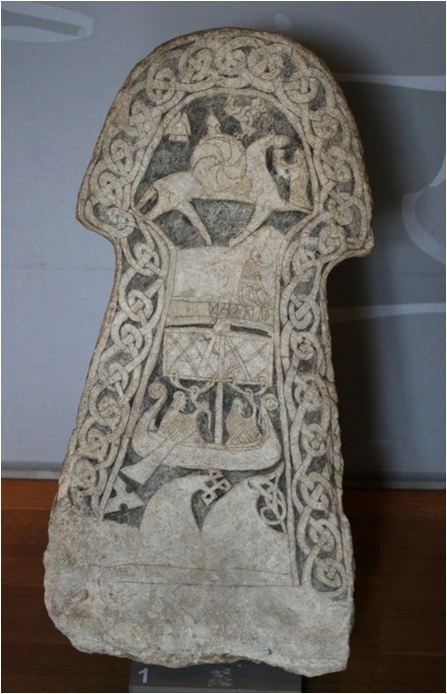 Валькирия встречает воина в Вальхалле на картинном камне из Лильбьярса (Швеция, IX век)