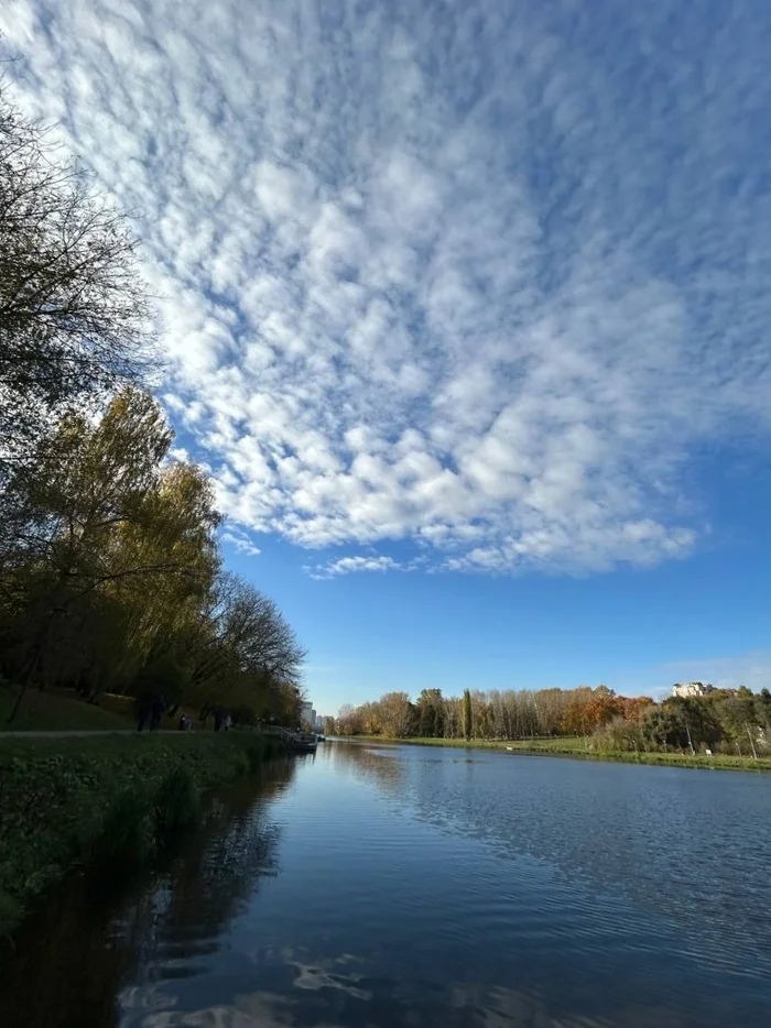 Clouds - My, Mobile photography, Autumn, Clouds, Nature, Russia, Lake, No filters