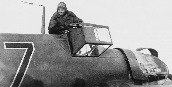 Near the downed German plane - The soldiers, The Great Patriotic War, The Second World War, Military history, Heroes, The photo, Old photo, Black and white photo, Historical photo, Military aviation, Airplane, Pilots, Military equipment, Fighter