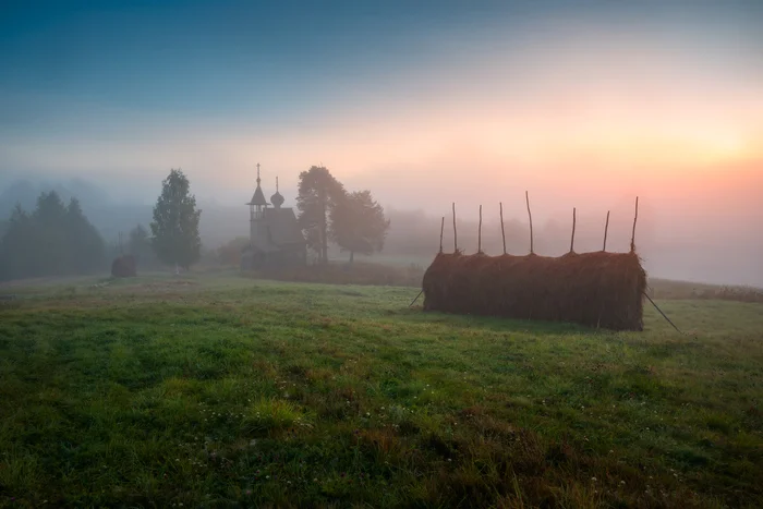 Misty Dawn - My, Landscape, Travel across Russia, The photo, Village, Fog, dawn, Kenozerye, Kenozero National Park, Church, Arkhangelsk region, Morning