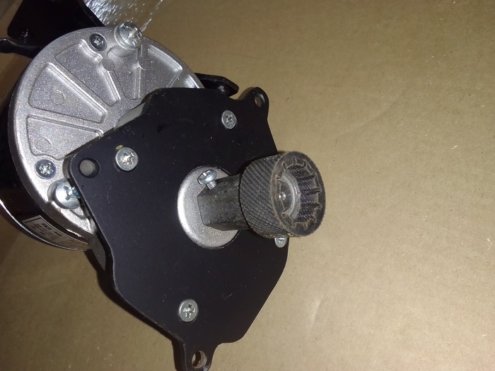 Изготовлена переходная пластина и выточен переходник под шлицы, которые, находятся в ответной части