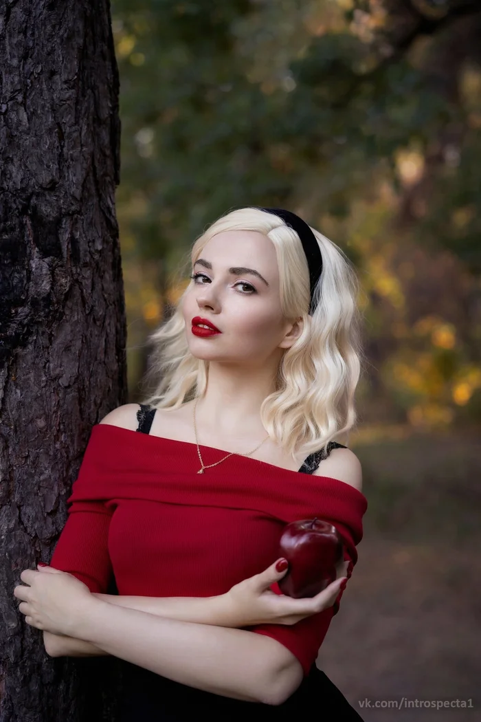 Cosplay Sabrina Spellman from Chilling Adventures of Sabrina - My, Sabrina Spellman, Cosplay, Cosplayers, PHOTOSESSION, Girls, The photo, Serials, Foreign serials, Witches, Halloween, Halloween costume, Forest, Mystic, Magic, Horror, Sabrina's Chilling Adventures, Sabrina the Little Witch, Netflix, Longpost