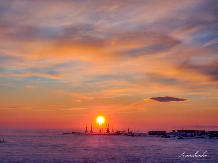 Тикси. Фото: <a href="https://pikabu.ru/story/kak_vyizhit_v_tiksi_11940523?u=https%3A%2F%2Fvk.com%2Fid544343831&t=%D0%9F%D0%B0%D0%B2%D0%B5%D0%BB%20%D0%98%D0%B2%D0%B0%D0%BD%D1%87%D0%B5%D0%BD%D0%BA%D0%BE%20%2F%20%D0%92%D0%9A%D0%BE%D0%BD%D1%82%D0%B0%D0%BA%D1%82%D0%B5&h=197dde2c596f0ecb571eadc8573541f610ebc5d0" title="https://vk.com/id544343831" target="_blank" rel="nofollow noopener">Павел Иванченко / ВКонтакте</a>