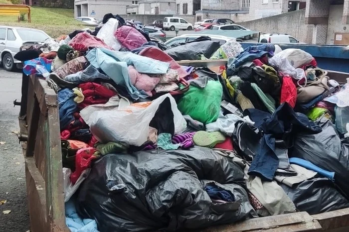 Four containers of garbage were removed from a three-room apartment in Cherepovets - Plushkin's syndrome, Cherepovets, Garbage, Troubled neighbors