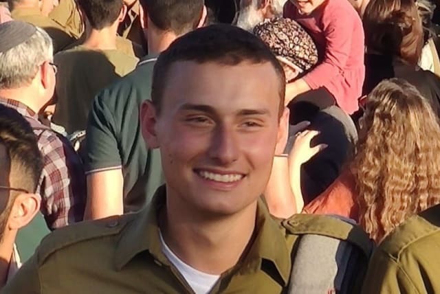 С могилы еврейского солдата христианина снимут крест так как он оскверняет еврейское кладбище