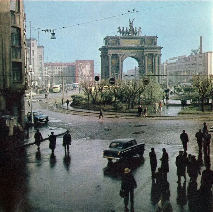 Нарвские триумфальные ворота в Ленинграде, СССР, 1950-е - Триумфальная арка, Ленинград, Санкт-Петербург, Сделано в СССР, Ретро, СССР, 50-е, Пленка, Telegram (ссылка)