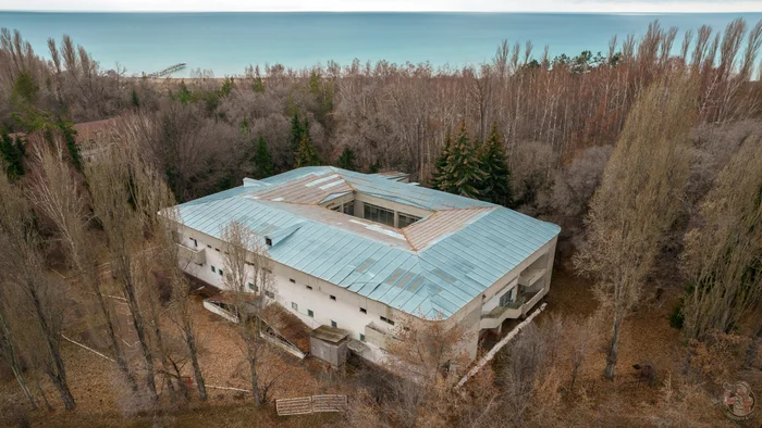 Who could have known that an abandoned house in an old park would be so interesting? - inside, the original atmosphere of the USSR - My, Abandoned, sights, Local history, Travels, The photo, Longpost, Kyrgyzstan