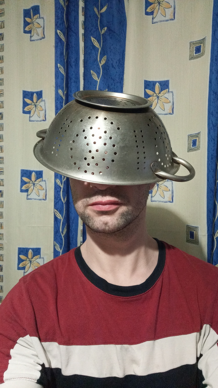 Да прибудет с Нами Летающий макаронный монстр ...