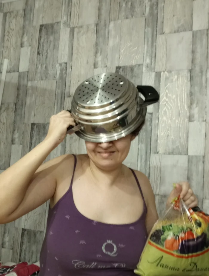 In support of the teacher - Pastafarianism, A wave of posts, The moral support, Colander, The photo, Religion, Women, Selfie