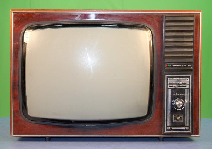 С красивым танцем ))