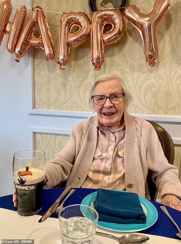 105-летняя бабуля раскрыла секрет долголетия