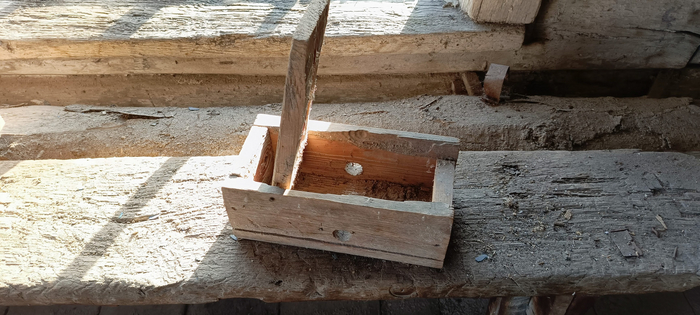 Вот ежли кто знает что это за приспособа, то милости прошу в комментарии. Мне только грешнЫе мысли в голову лезут на сей счет...