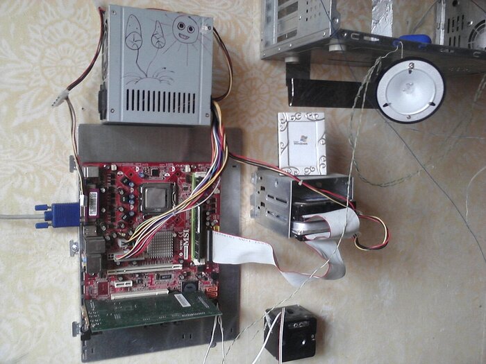 Ответ на пост «Компьютер на стене»