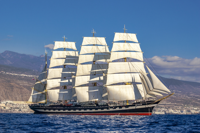 Крузенштерн под парусами