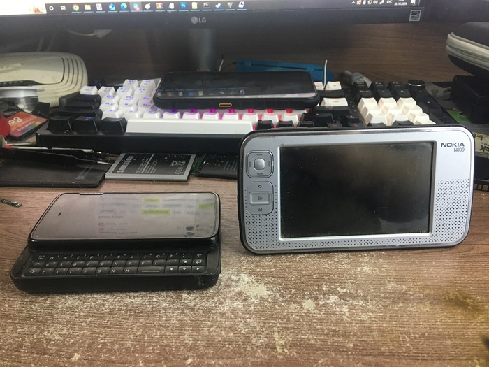  (Nokia N900),  (Nokia N800,  )    