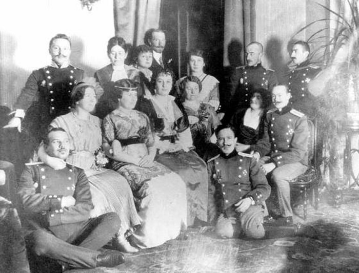      -       ,   .        .  1911 