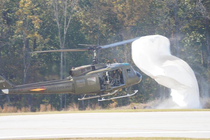      , ,  , ,  ,  , , Bell uh-1 Iroquois ()