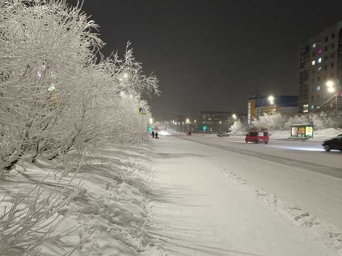 По направлению к Тиманскому мосту от центра города.