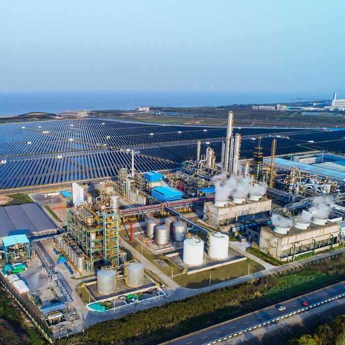 China Launches Green Methanol and Jet Fuel Production Facility - Energy (energy production), Industry, Methanol, Renewable energy, Solar panels, Wind generator, Production, Gas, Video, Youtube, Longpost