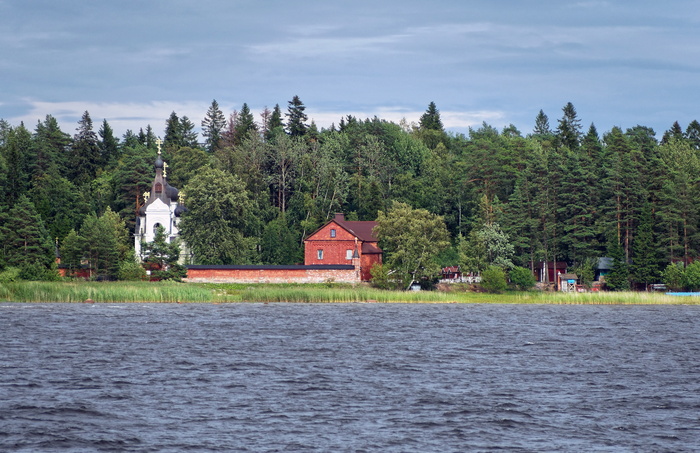 Остров Коневец (<a href="https://pikabu.ru/story/ladozhskoe_ozero_11958633?u=https%3A%2F%2Fcommons.wikimedia.org%2Fwiki%2FFile%3ALake_Ladoga._Island_Konevets_P7160010_2200.jpg&t=%D0%BF%D0%BE%D0%BB%D0%BD%D0%BE%D1%80%D0%B0%D0%B7%D0%BC%D0%B5%D1%80&h=43eb95d1dc898cd1c520cdf0c7becd15925f4ff3" title="https://commons.wikimedia.org/wiki/File:Lake_Ladoga._Island_Konevets_P7160010_2200.jpg" target="_blank" rel="nofollow noopener">полноразмер</a>)