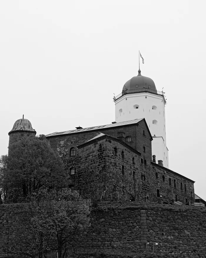 Замок в чёрно-белом... - Моё, Фотография, Черно-белое фото, Фото на тапок, Выборг, Выборгский замок, Замок