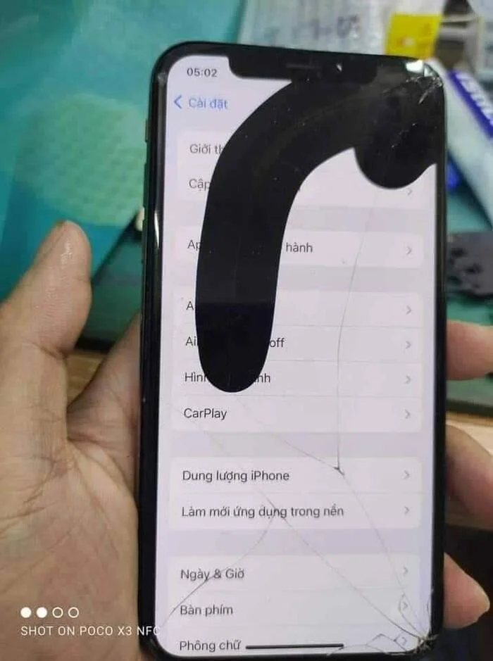 Экран телефона разбился у мужика - Электроника, Мобильные телефоны, Смартфон, Разбитый экран, Разбил, Apple, Гаджеты, Телефон, Увы, Печаль