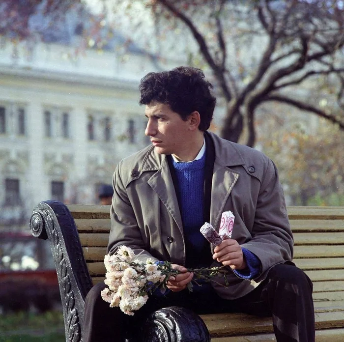 Date. Eskimo and flowers for the beloved, 1973 - Date, Romance, Passion, the USSR, Made in USSR, Retro, Childhood in the USSR, Telegram (link), The photo