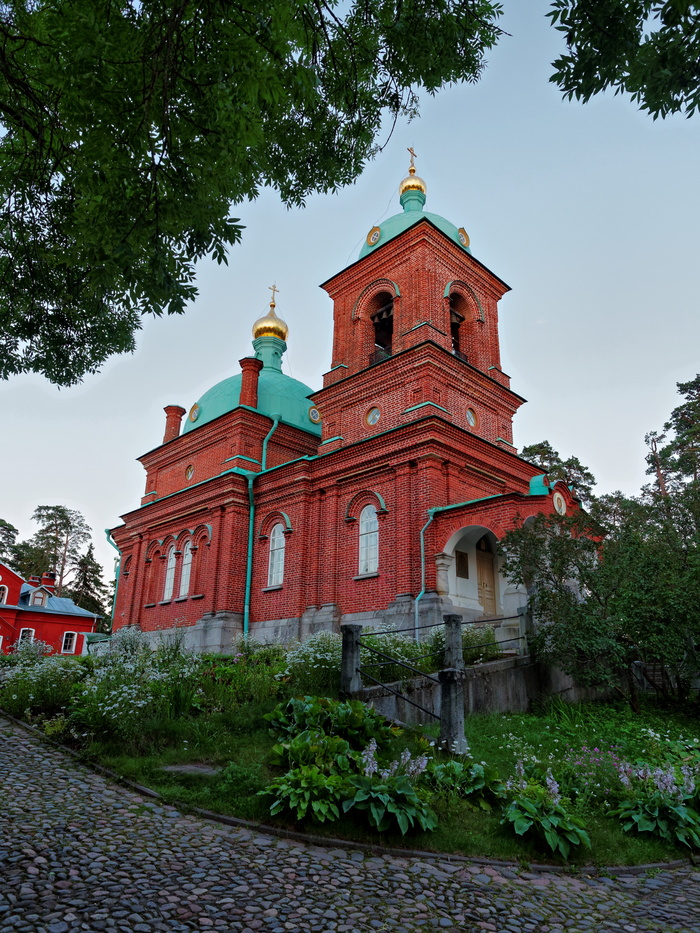 Церковь Воскресения Христова (<a href="https://pikabu.ru/story/valaam_11965129?u=https%3A%2F%2Fcommons.wikimedia.org%2Fwiki%2FFile%3AValaam._The_Resurrection_skete._Church_of_the_Resurrection_of_Christ_P7160088_2475.jpg&t=%D0%BF%D0%BE%D0%BB%D0%BD%D0%BE%D1%80%D0%B0%D0%B7%D0%BC%D0%B5%D1%80&h=e24044077f69f0cc23285b196511859668ed2811" title="https://commons.wikimedia.org/wiki/File:Valaam._The_Resurrection_skete._Church_of_the_Resurrection_o..." target="_blank" rel="nofollow noopener">полноразмер</a>)