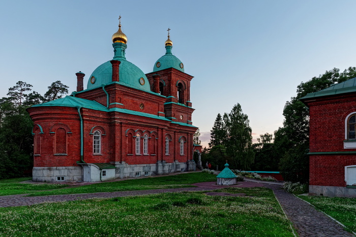 Церковь Воскресения Христова (<a href="https://pikabu.ru/story/valaam_11965129?u=https%3A%2F%2Fcommons.wikimedia.org%2Fwiki%2FFile%3AValaam._The_Resurrection_skete._Church_of_the_Resurrection_of_Christ_P7160099_2200.jpg&t=%D0%BF%D0%BE%D0%BB%D0%BD%D0%BE%D1%80%D0%B0%D0%B7%D0%BC%D0%B5%D1%80&h=54ef5d129f7f9e68c91bd3151f8b6fac05743fc7" title="https://commons.wikimedia.org/wiki/File:Valaam._The_Resurrection_skete._Church_of_the_Resurrection_o..." target="_blank" rel="nofollow noopener">полноразмер</a>)