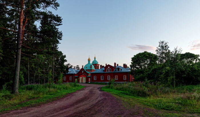 Скит во имя Воскресения Христова (<a href="https://pikabu.ru/story/valaam_11965129?u=https%3A%2F%2Fcommons.wikimedia.org%2Fwiki%2FFile%3AValaam._The_Resurrection_skete_P7160113_2200.jpg&t=%D0%BF%D0%BE%D0%BB%D0%BD%D0%BE%D1%80%D0%B0%D0%B7%D0%BC%D0%B5%D1%80&h=d318a39a9fafe30cc734c54ab92be7a444610fec" title="https://commons.wikimedia.org/wiki/File:Valaam._The_Resurrection_skete_P7160113_2200.jpg" target="_blank" rel="nofollow noopener">полноразмер</a>)