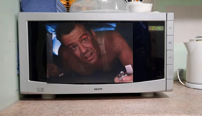 You wake up at a friend's house and there's some taxi driver crawling out of the microwave. - Humor, Fifth Element, Bruce willis, Person, Toughie, Microwave