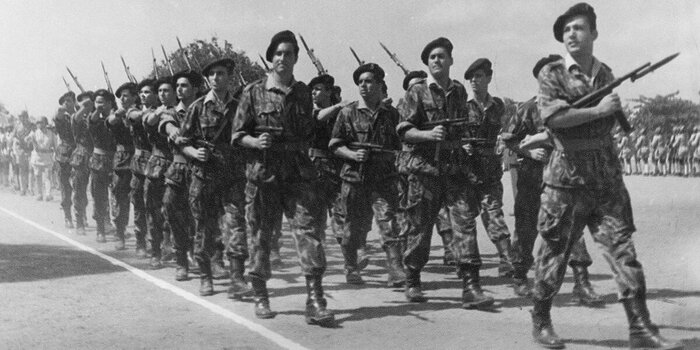 Португальские бойцы идут в сражение