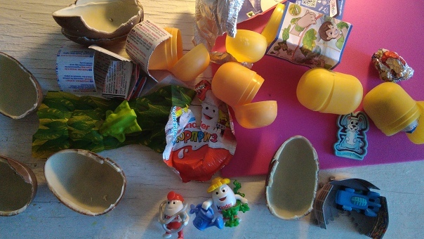 Шоколадки я съела, ненужные игрушки выкинула