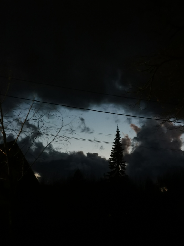 Туча мглою небо кроет