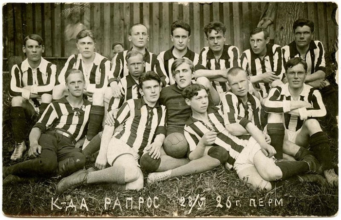 . 1926 