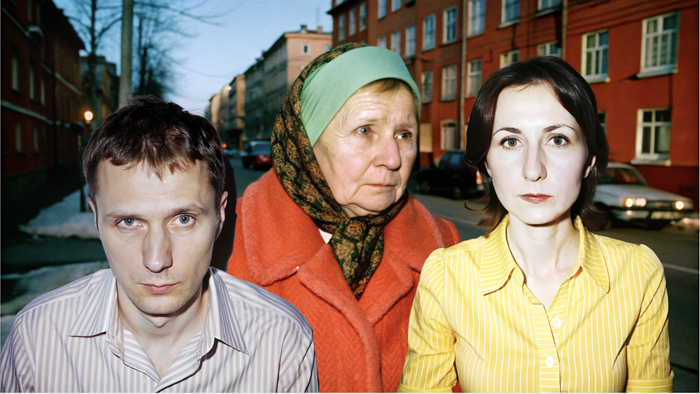 - Вот ведь гад твой зятек! Да как он посмел тебя выгнать? Ты ж им всю жизнь отдала