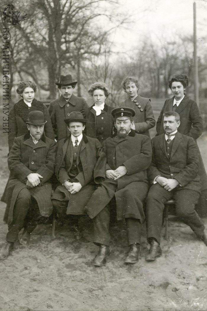 Фото из фотоальбома к 100-летию со дня рождения Б.А. Федченко (1913 г). Коллекция негативов и фотографий Ботанического музея БИН РАН.