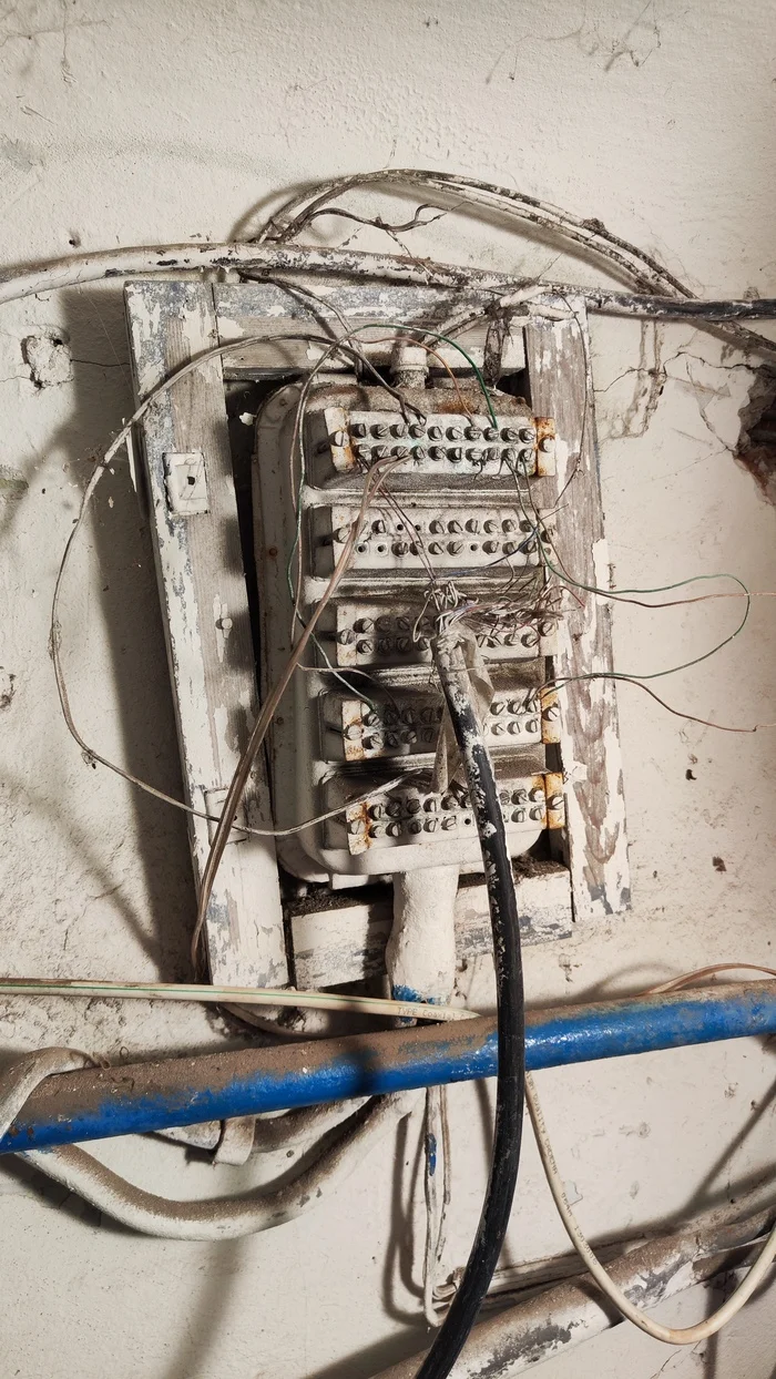 What are these wires? - Weakness, The wire, What's this?, WhatIsThisThing, Longpost