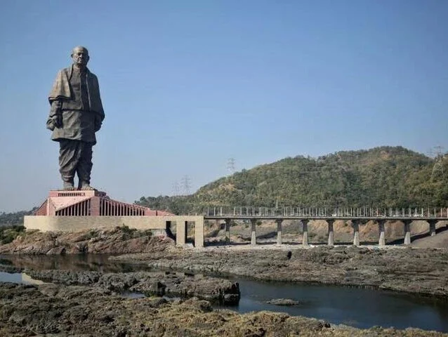 On the mountain there stands a statue... Giants and dwarfs of the human race - My, Politics, Critical thinking, Civilization, Sculpture, Gigantomania, Dictatorship, Lenin, Leader of the Nations, Mentality, Propaganda, Patriotism