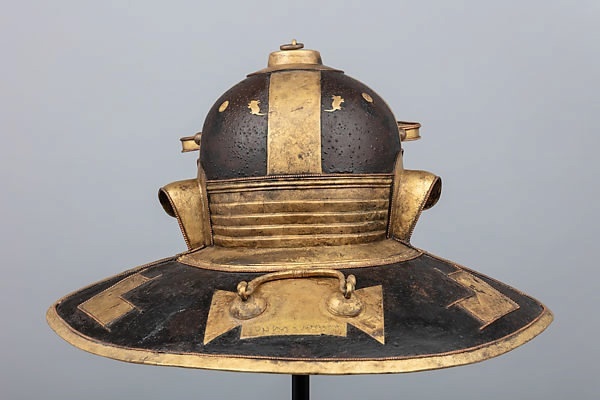 Roman helmet - History (science), Ancient Rome, Artifact