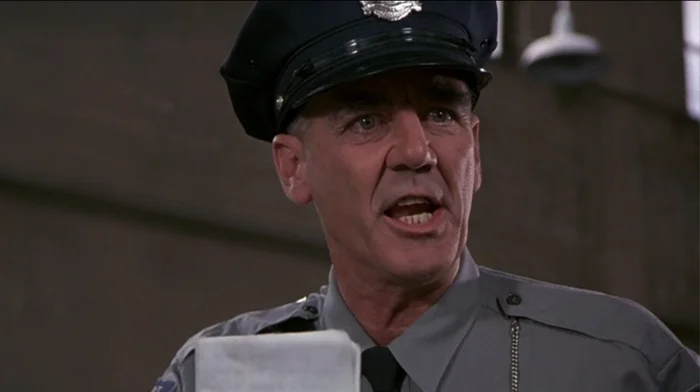 Lee Ermey in The Naked Gun 33 1/3 - Naked pistol, Full Metal Jacket, Sergeant Hartman, Cameo