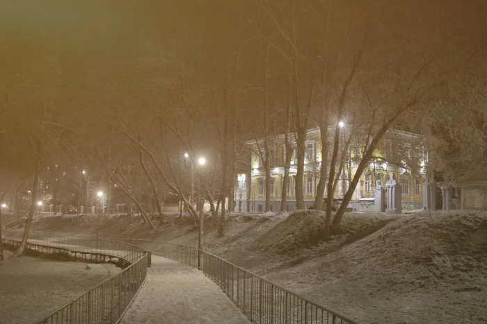 And we have our first snow! - My, The photo, Landscape, Town, Evening