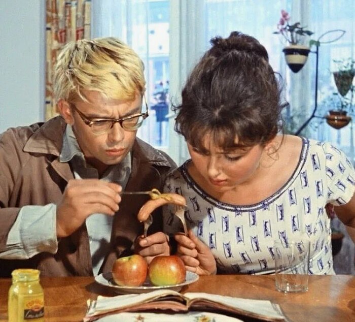 Как Александры дожили до того, что стали Шуриками, а Евгении Женями?