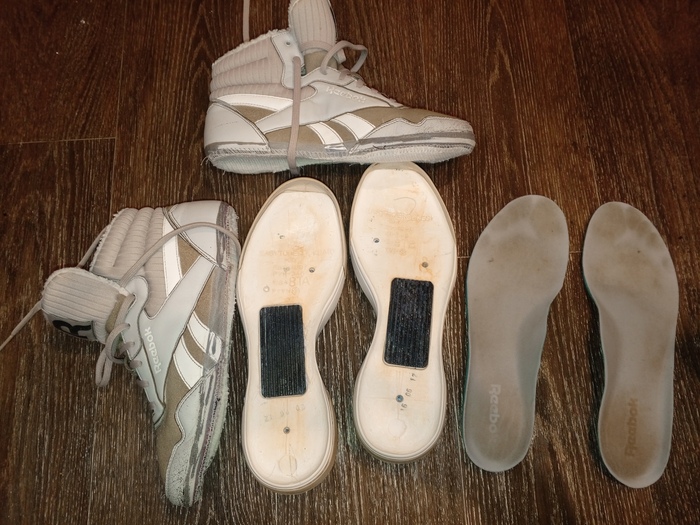   Reebok .     .      Rebook, ,  ,  , Adidas