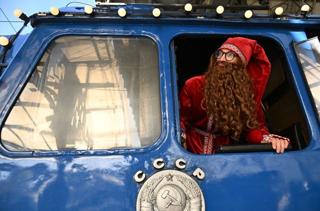 Santa Claus' Train Arrives in Moscow - Russia, История России, New Year, Moscow, the USSR, Father Frost