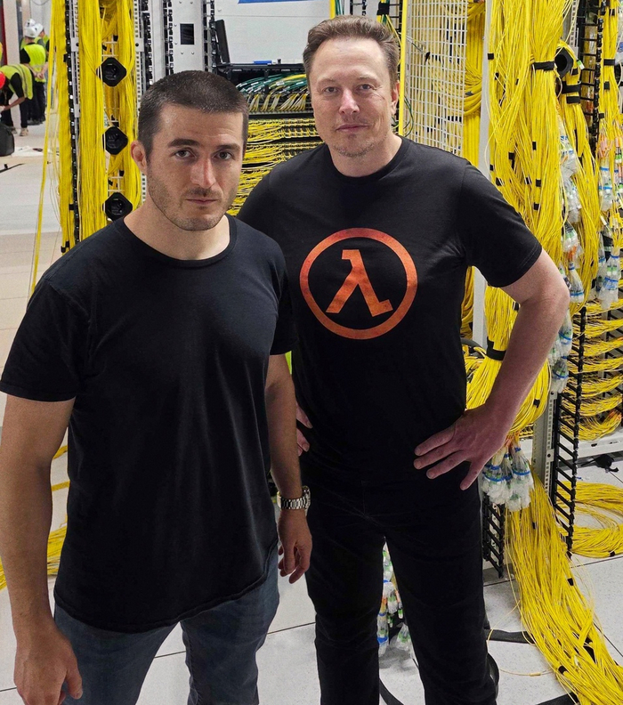 Илон Маск в футболке Half-Life
