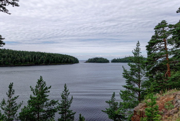 Ладожское озеро (<a href="https://pikabu.ru/story/valaam_11982923?u=https%3A%2F%2Fcommons.wikimedia.org%2Fwiki%2FFile%3ALake_Ladoga._Valaam_DSC02200_2230.jpg&t=%D0%BF%D0%BE%D0%BB%D0%BD%D0%BE%D1%80%D0%B0%D0%B7%D0%BC%D0%B5%D1%80&h=c69699216f5ea859556c91c927753fc8a3919eb0" title="https://commons.wikimedia.org/wiki/File:Lake_Ladoga._Valaam_DSC02200_2230.jpg" target="_blank" rel="nofollow noopener">полноразмер</a>)